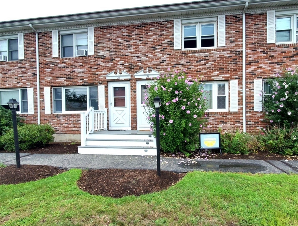 28 Douglas Drive #28 in East Bridgewater