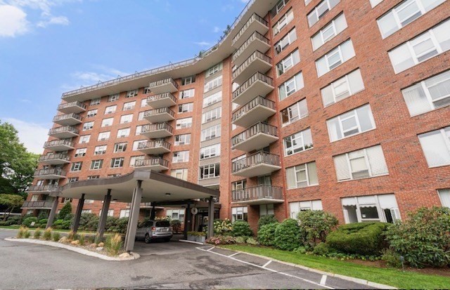 280 Boylston #213 in Chestnut Hill