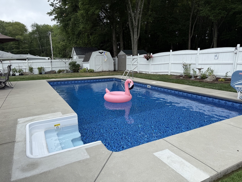 35 Arnold St in Holbrook