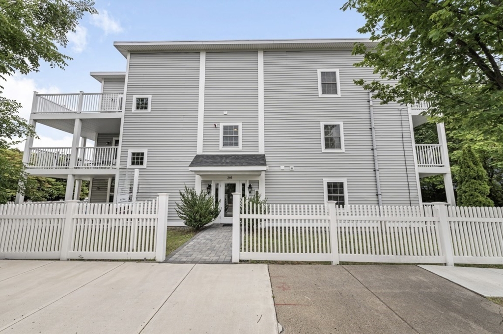 244 Main St #1 in Medford