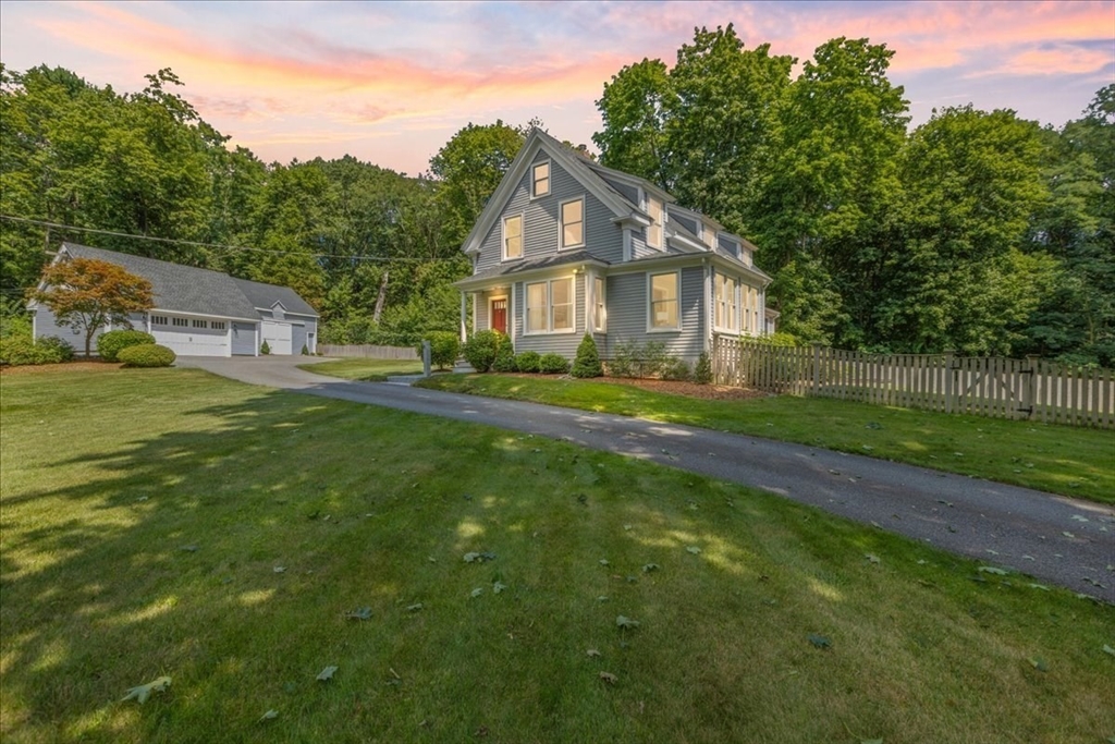 104 High St in Topsfield