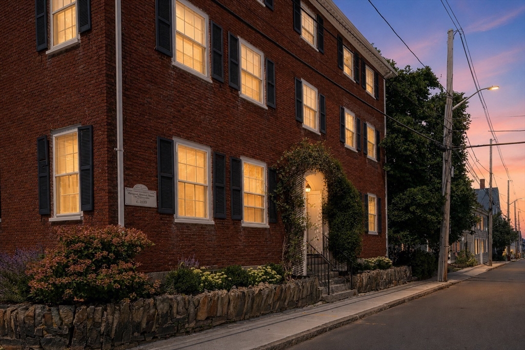 54-56 Lime St in Newburyport