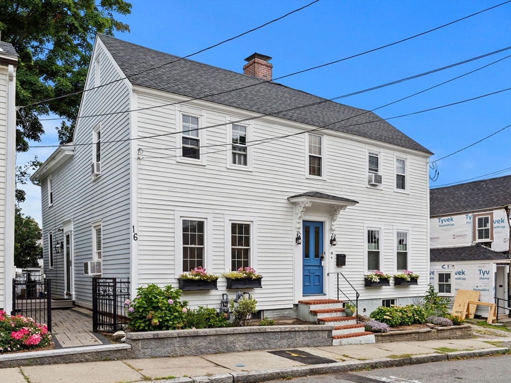 16 Warren St #16 in Newburyport