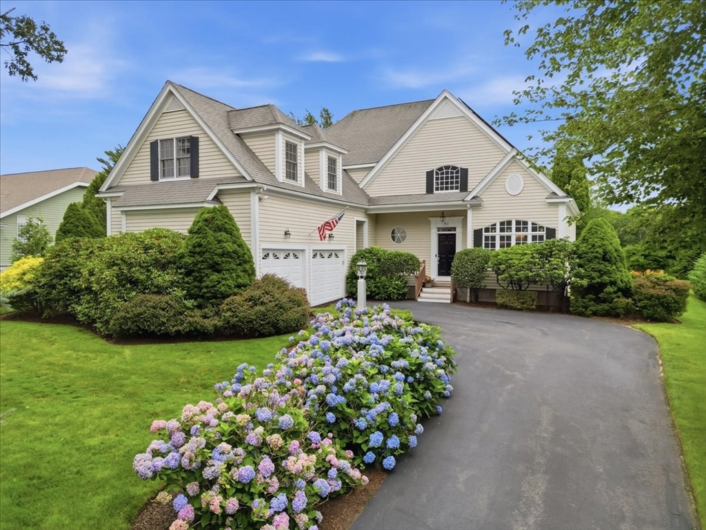 43 White Cliffs Drive in Plymouth