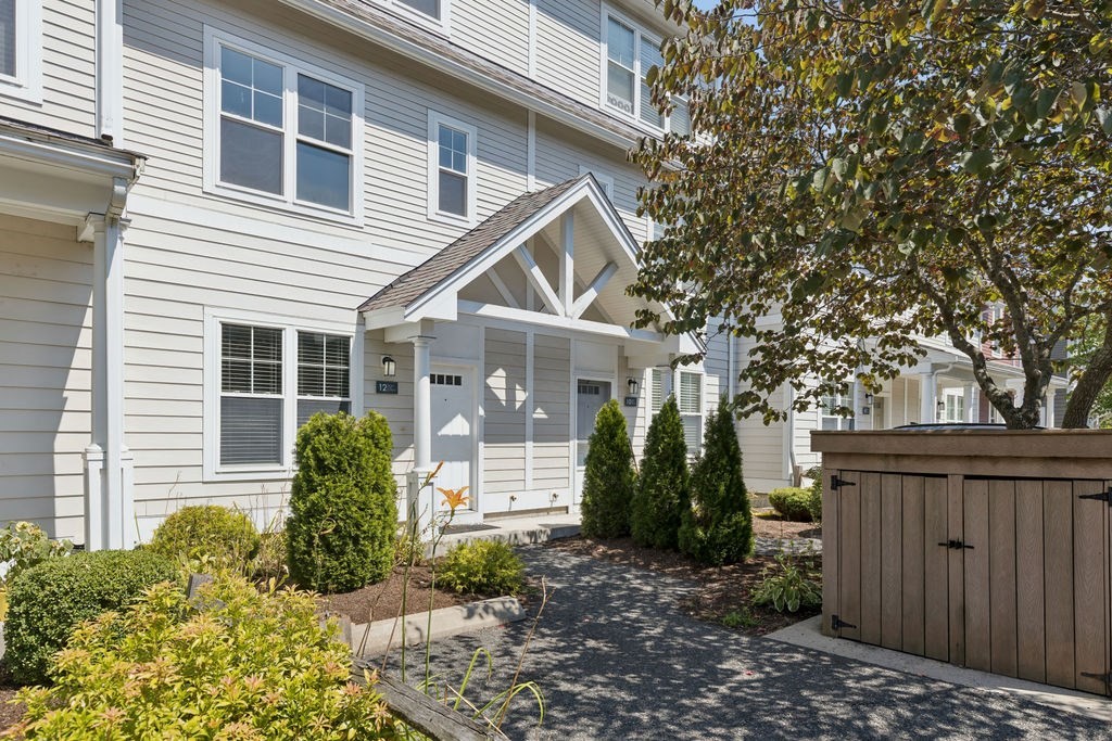 12 Blue Jay Cir #12 in Mattapan