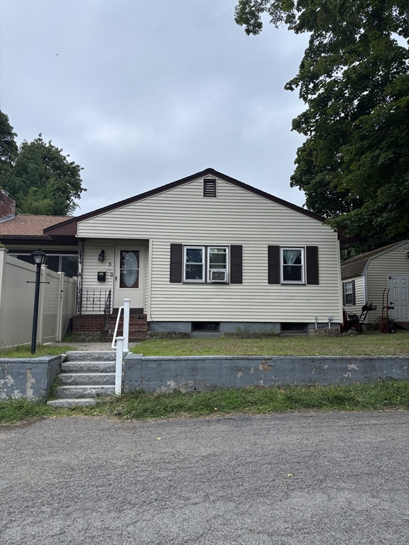 5 Clarner Rd in Lynn