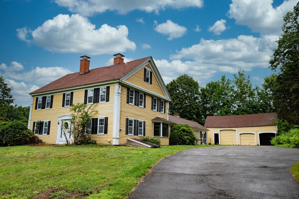 106 Beal St in Lunenburg
