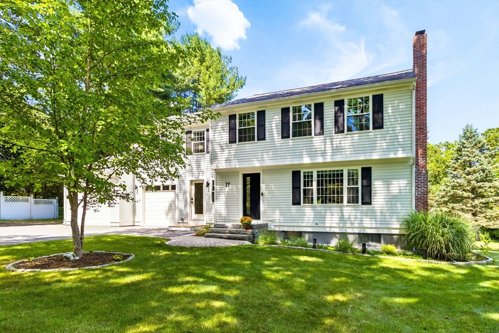27 Maple St in Carlisle
