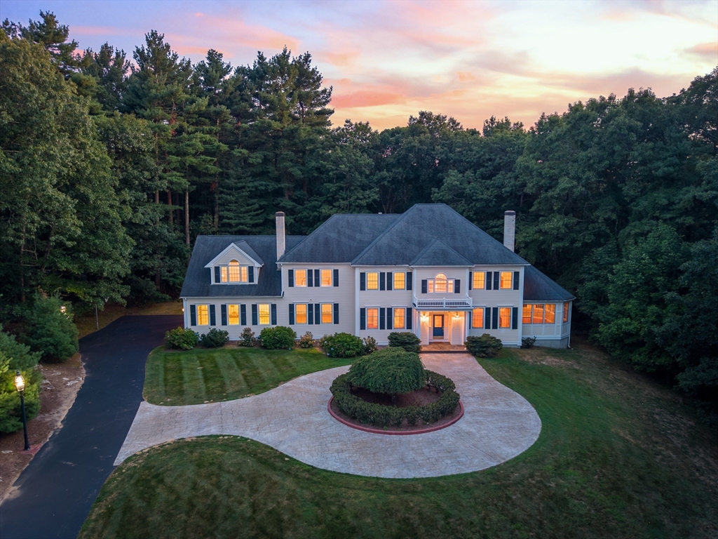 68 Elm St in Canton