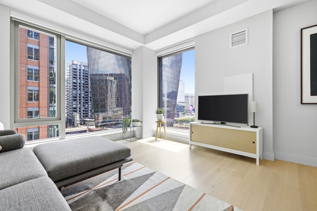135 Seaport Blvd #1016 in Boston