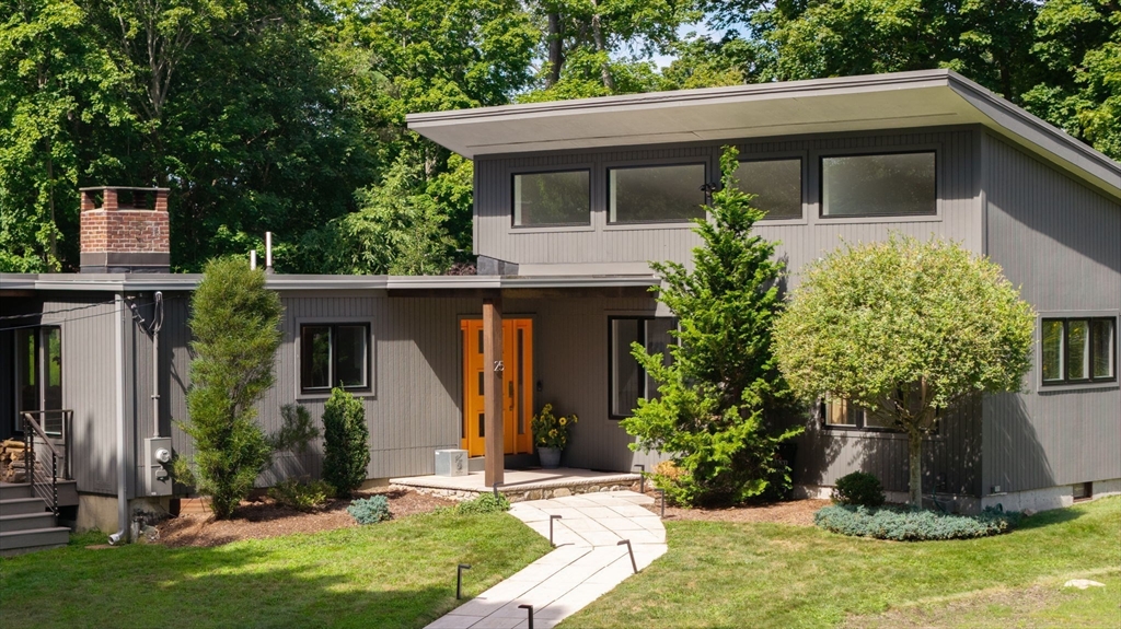 25 Virginia Ln in Cohasset