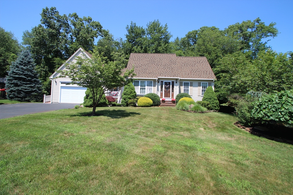 10 Patriot Ln in Whitman