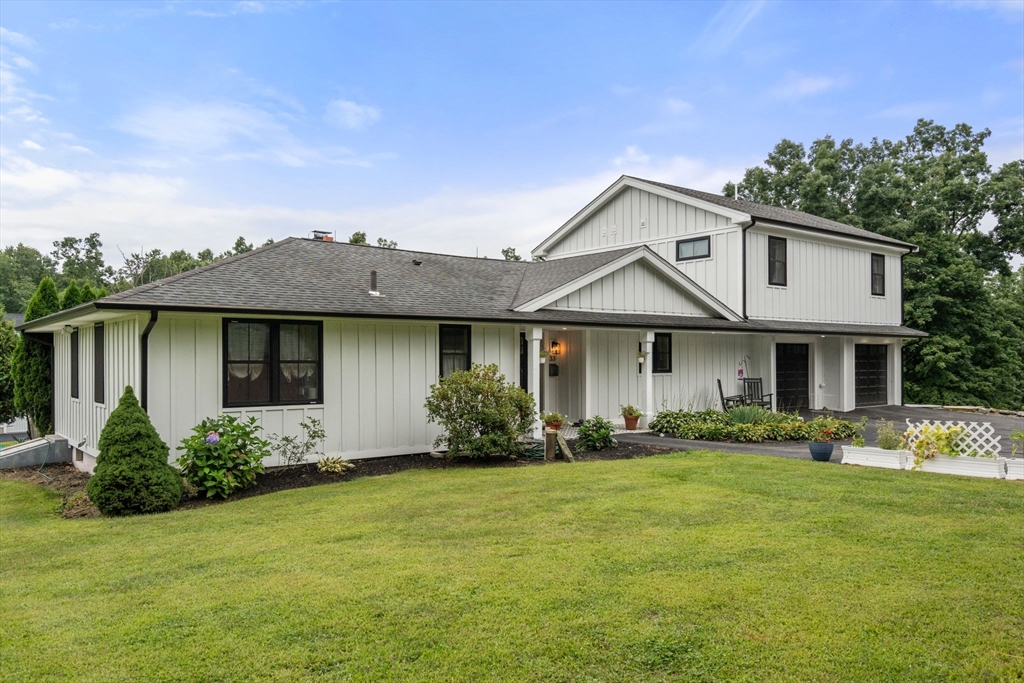 33 Putnam Hill Rd in Sutton