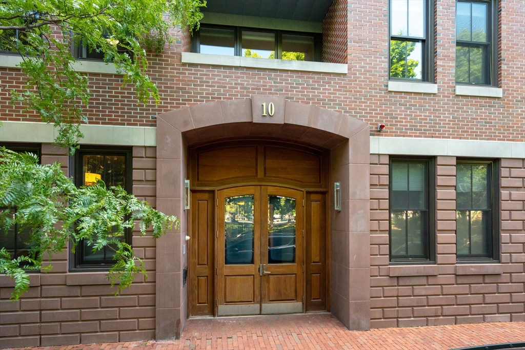10 St George Street #103 in Boston