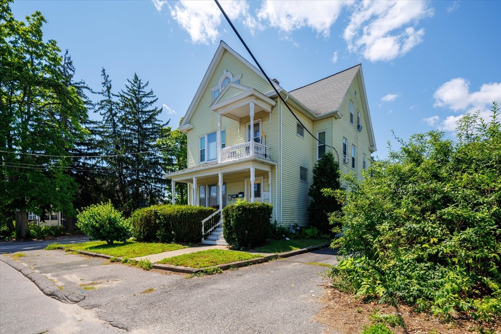17 Rockdale St in Worcester