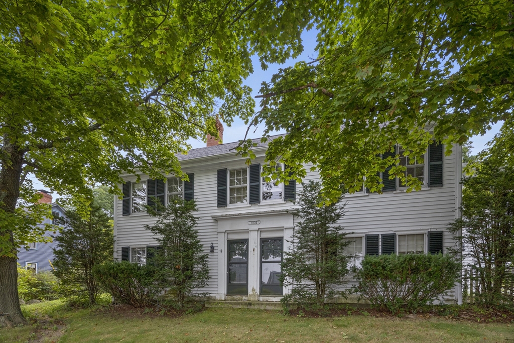 19 Eastern Ave in Essex