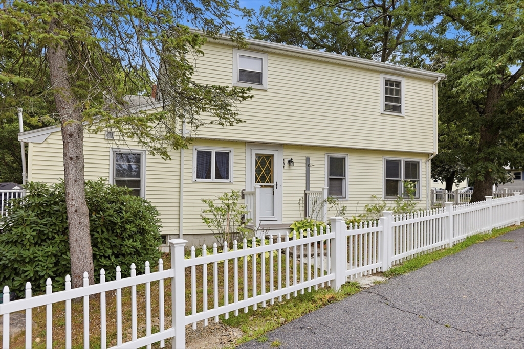 107 Pond St in Rockland