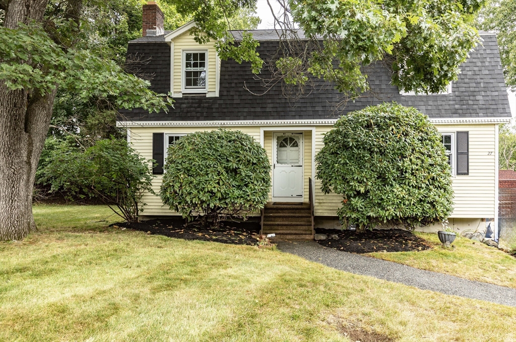 27 Sylvanus Wood Ln in Woburn