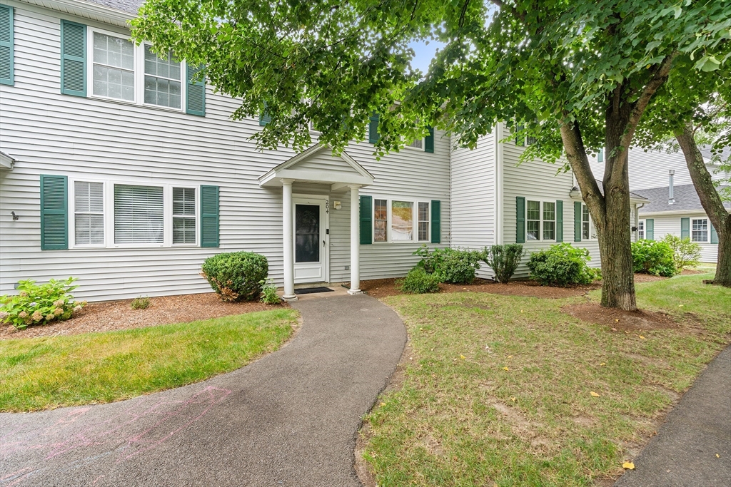 204 Lilac Meadows Way #204 in Ipswich