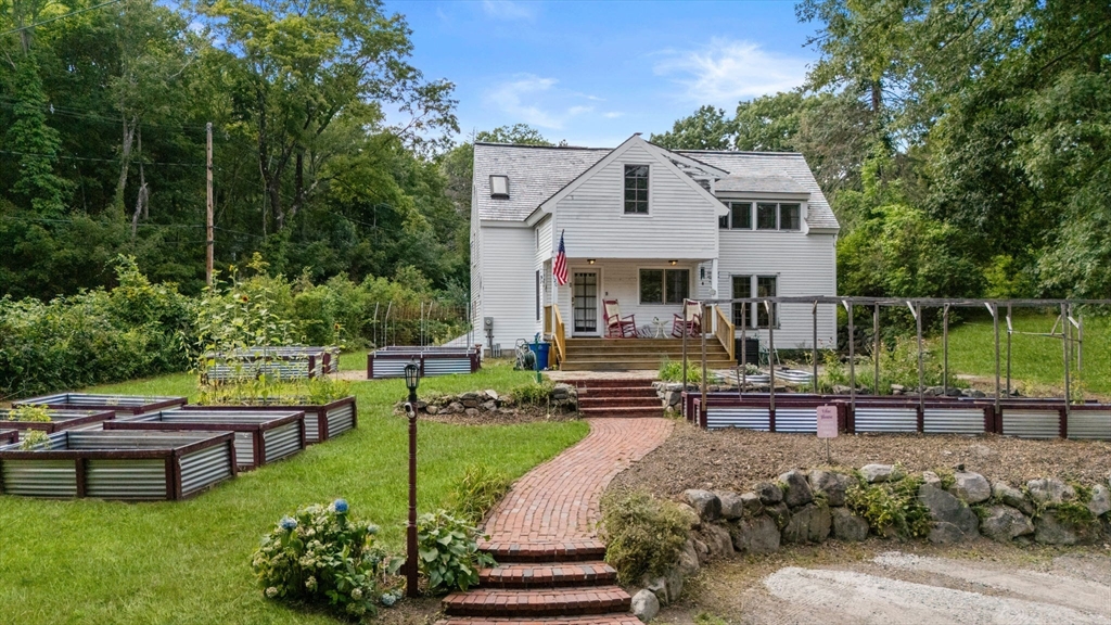 120 Summer St in Weston