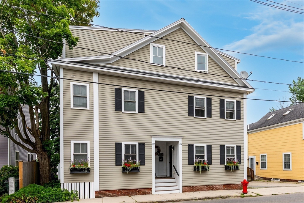 123-125 Water St #123 in Newburyport