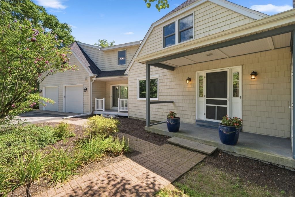 5 Locust st in North Reading