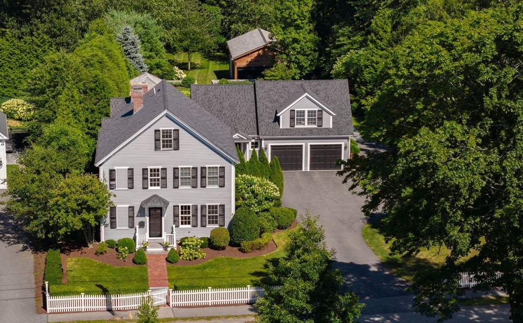 68 School Street in Hingham
