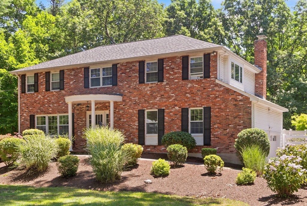 14 Mallard Dr in Sharon