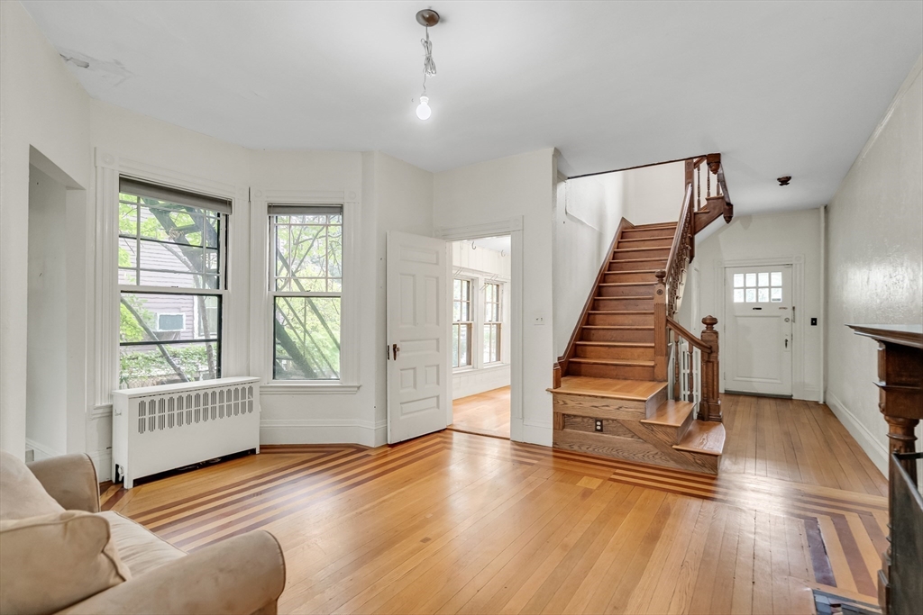 16 Harris St in Brookline