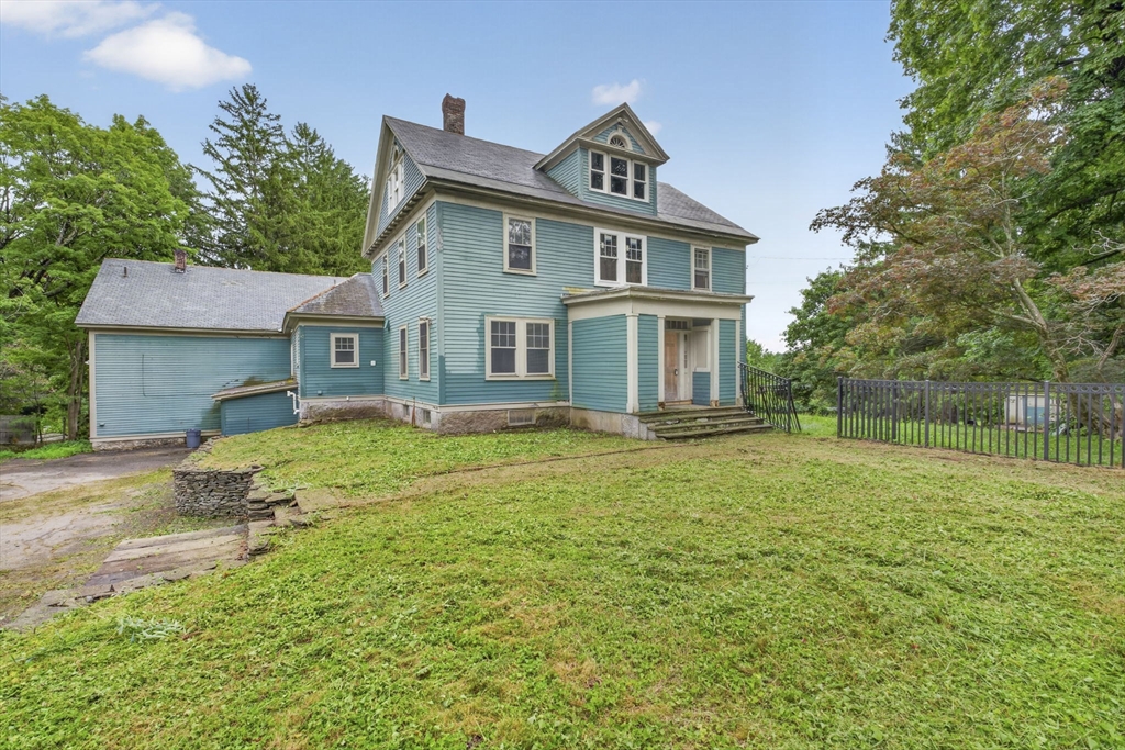 35 Leominster Rd in Lunenburg