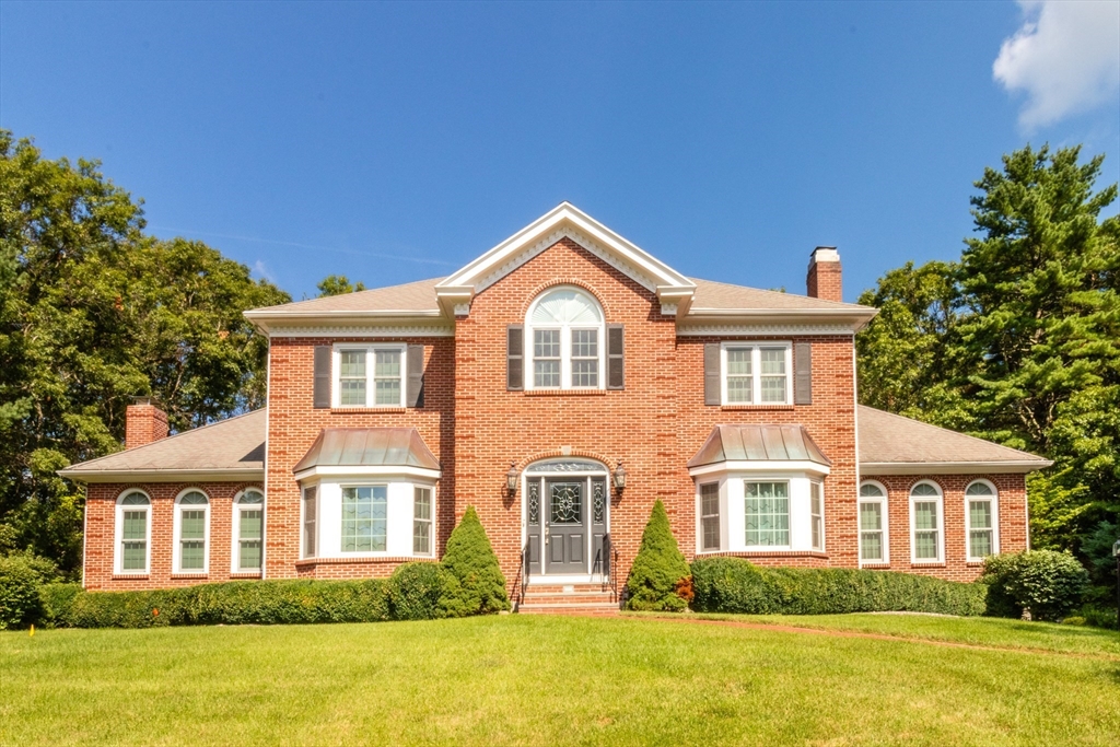25 Windsor Dr in Foxboro