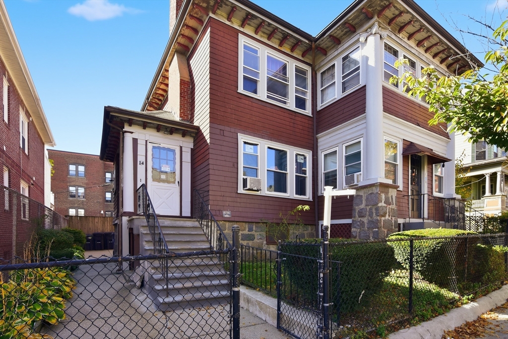 14-16 Nazing St in Dorchester