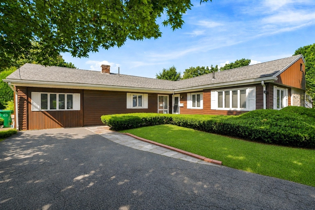 69 Maynard St in West Newton