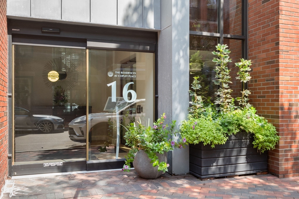 16 Harcourt #5G in Boston