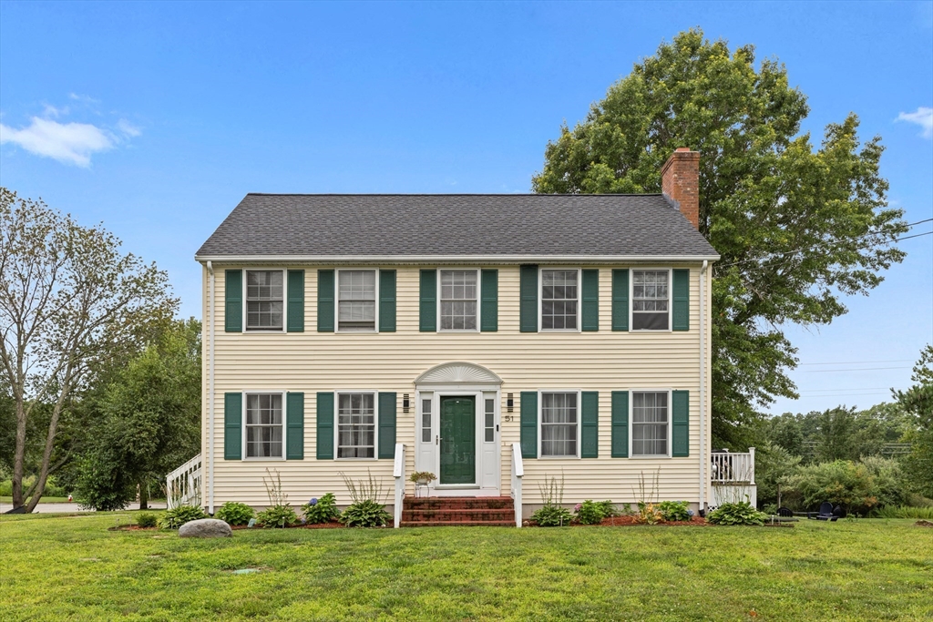 51 Shannon Way in North Attleboro