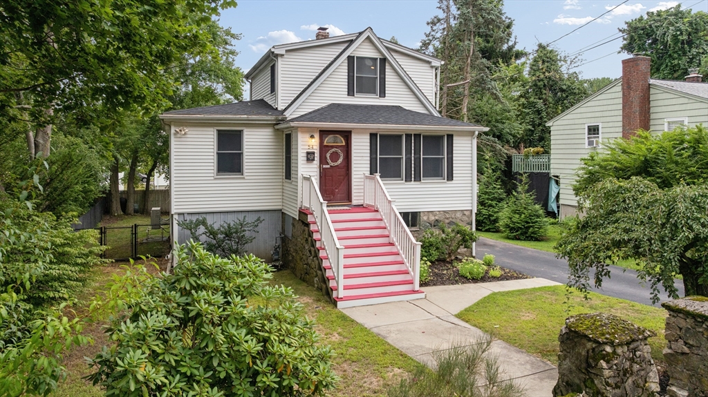 54 Gainsville Rd in Dedham