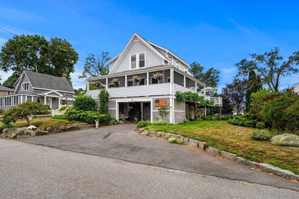 13 Riverside Rd in Gloucester