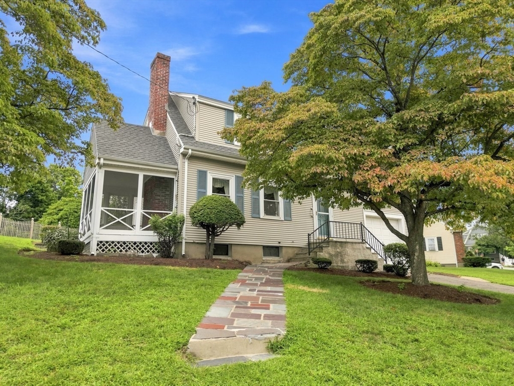 30 Manor Road in Waltham