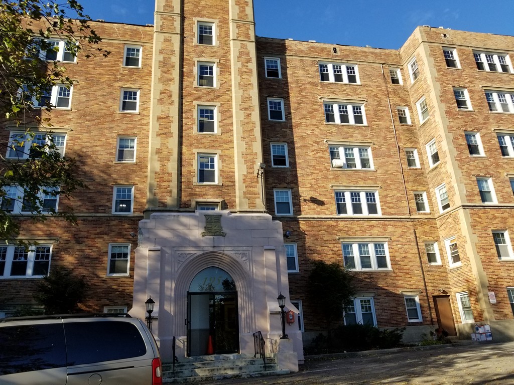 195 Thomas Burgin Pkwy #411 in Quincy