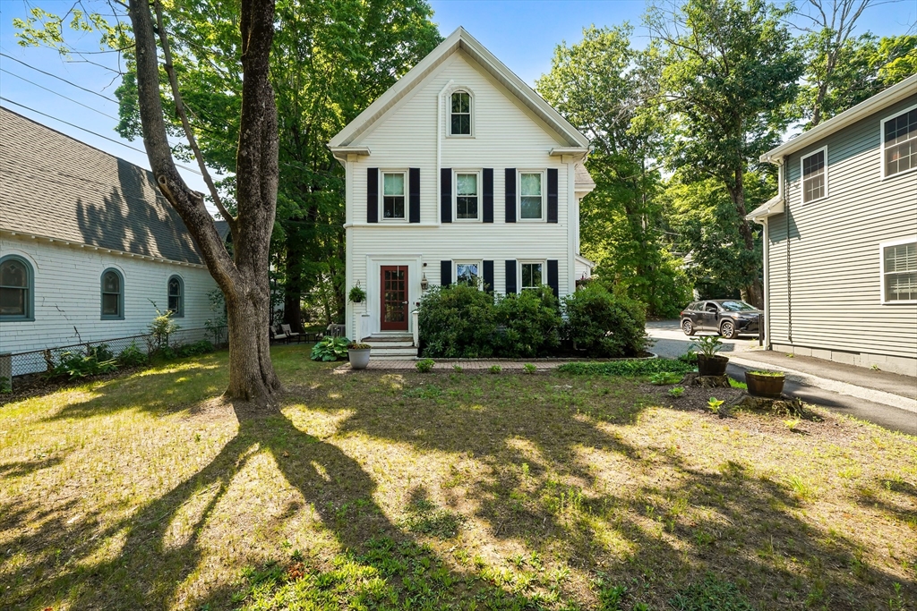 146 Lincoln Rd #A in Lincoln