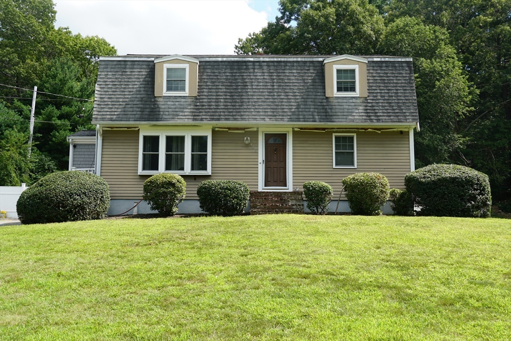 492 Kingman Street in East Taunton