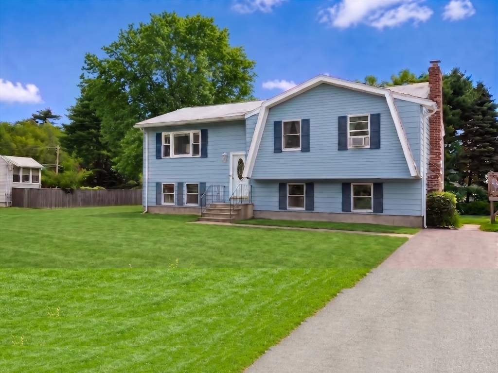 15 Pine Tree Dr in Plainville