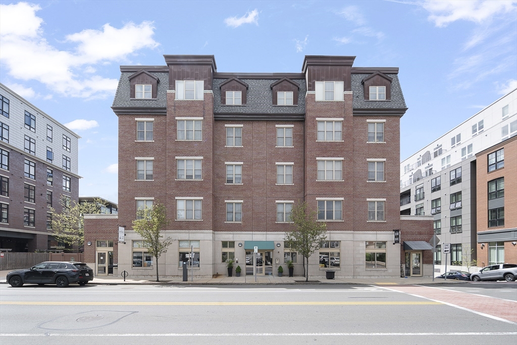116-128 Rantoul Street #210 in Beverly