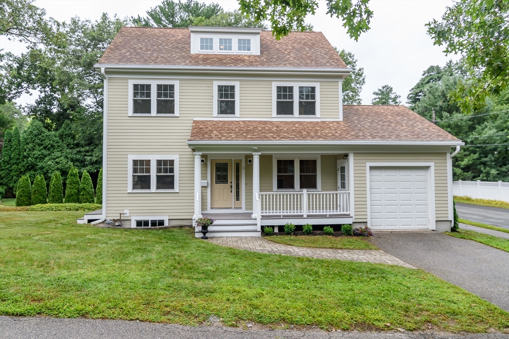 5 Oakdale Avenue in Wellesley