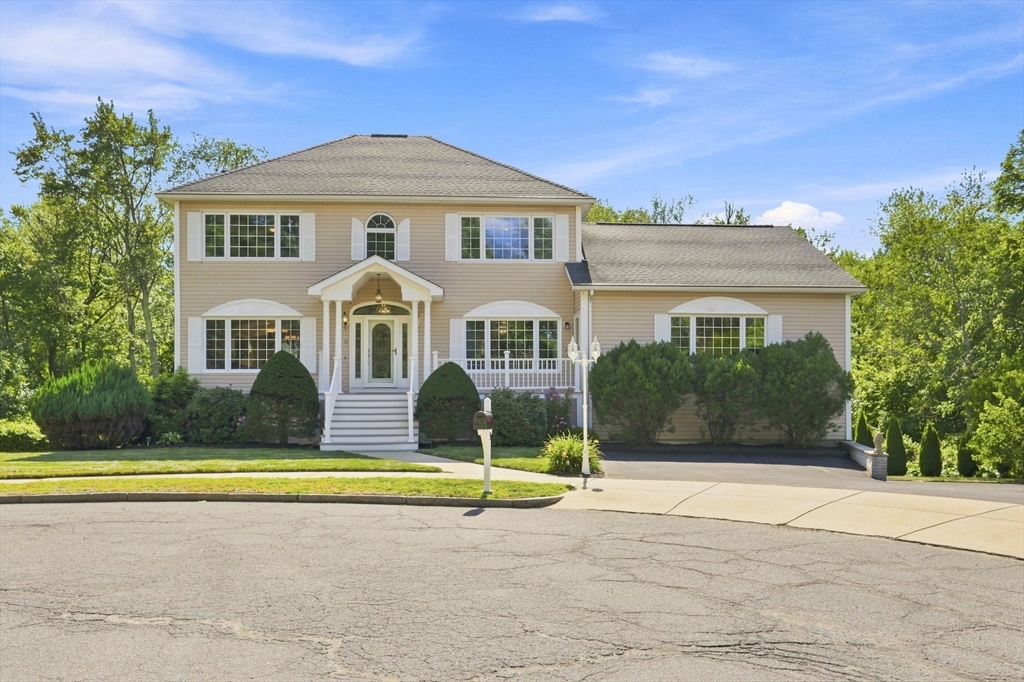 9 Sullivan Cir in Stoneham