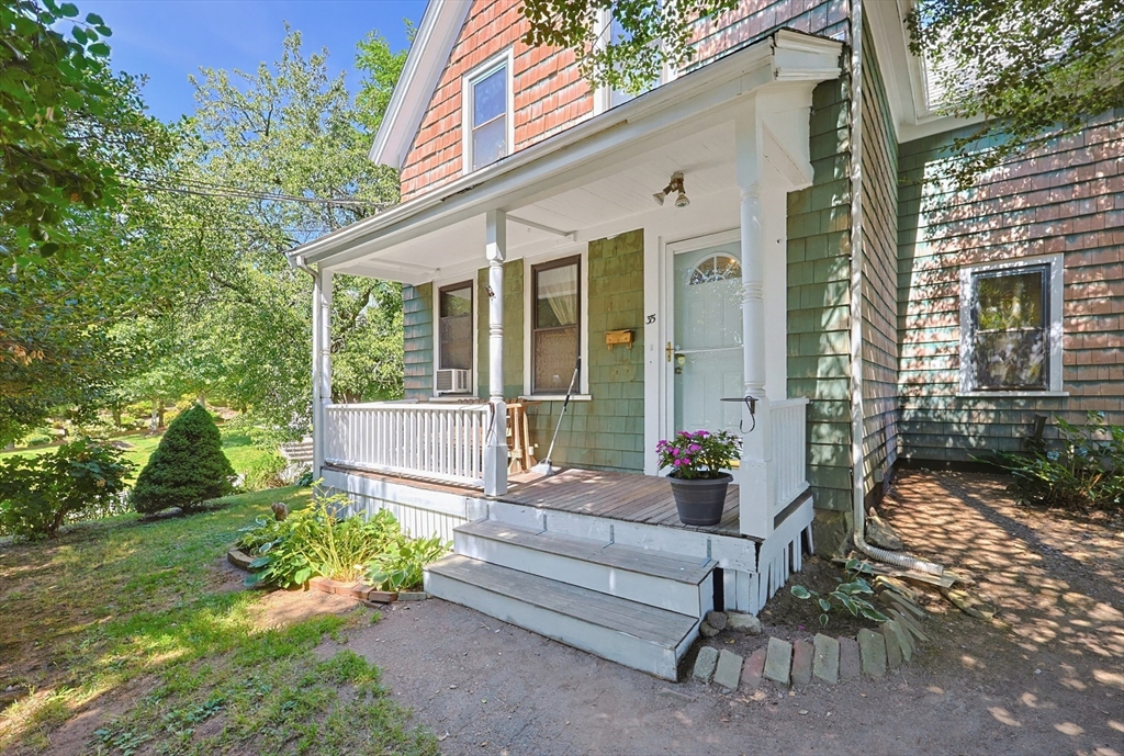 35 Wilson St in Norwood