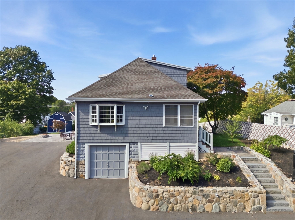 5 High St in Saugus