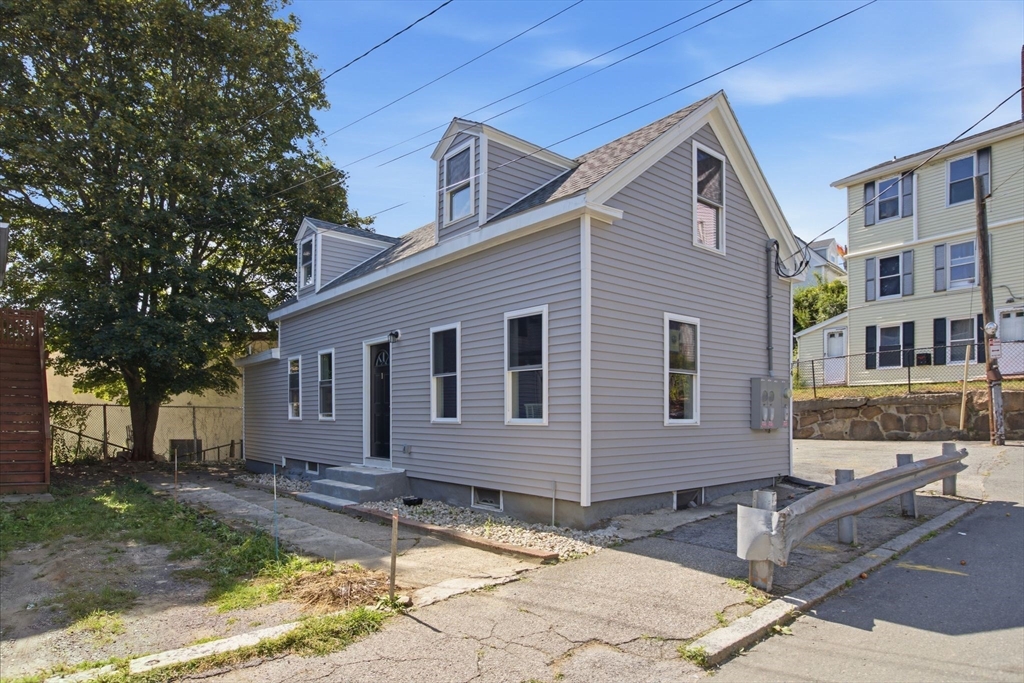 14 Staten St in Gloucester