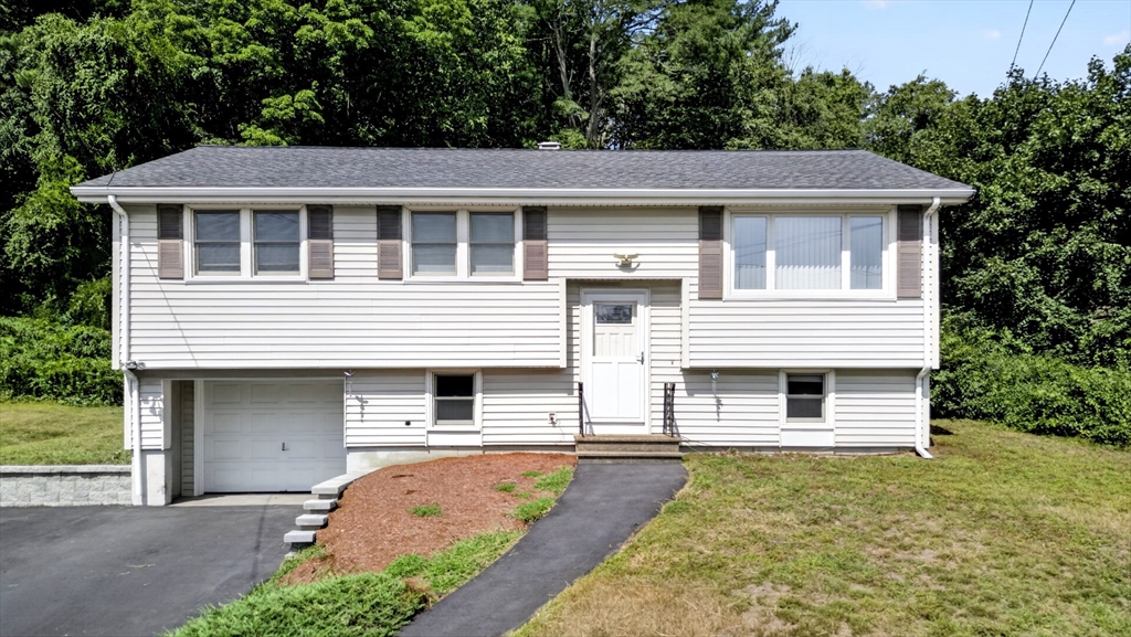 97 Allen Rd in Billerica