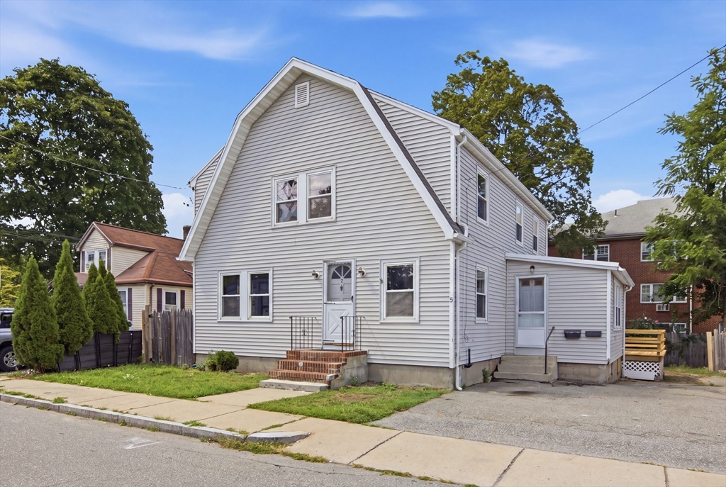 3 Nichols St in Woburn